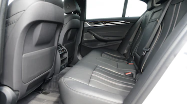 BMW 530e - rear seats