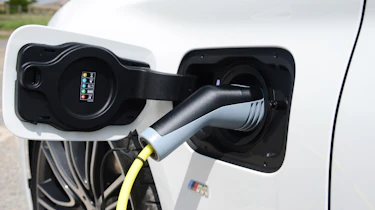 BMW 530e - charger