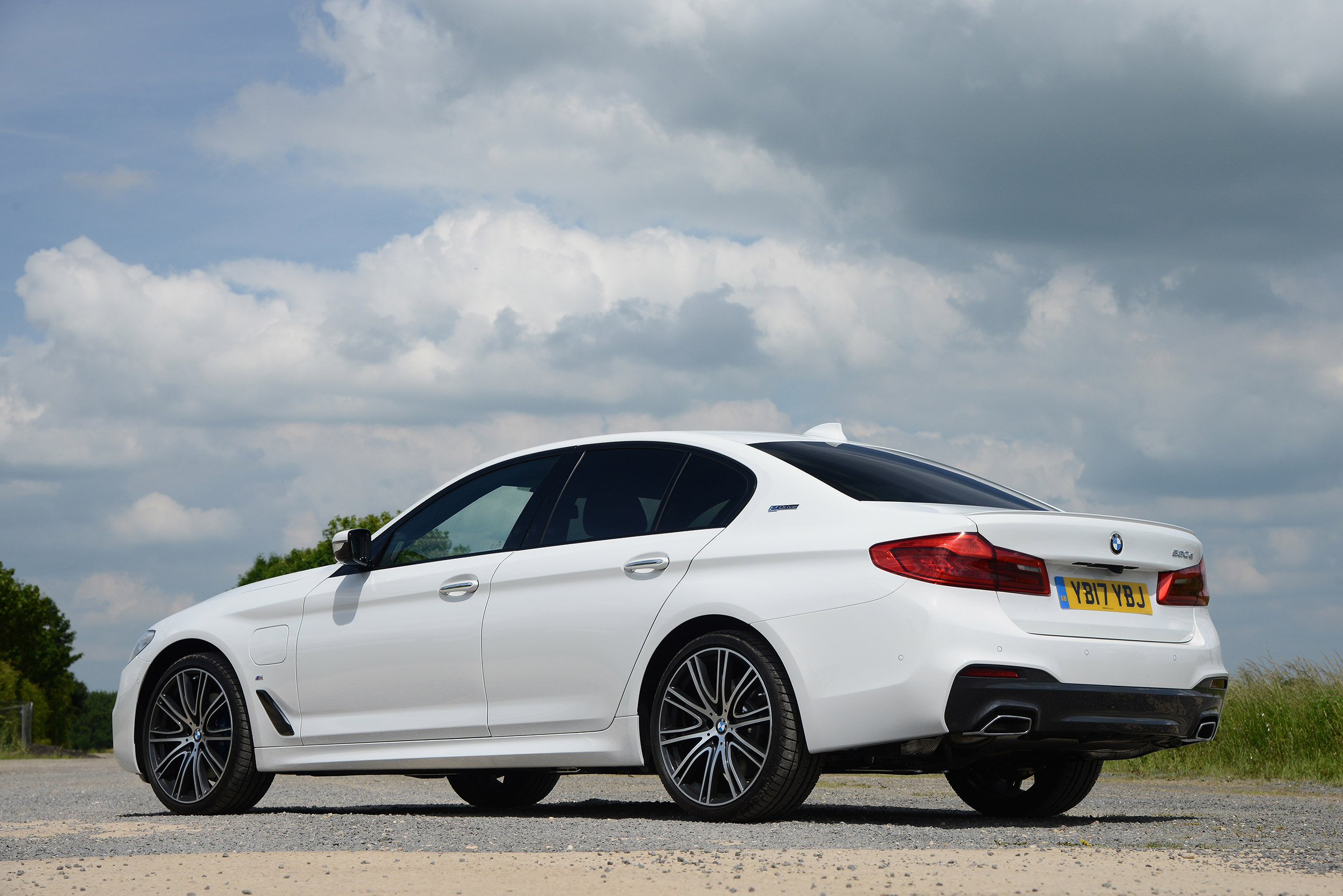 BMW 530e - rear static