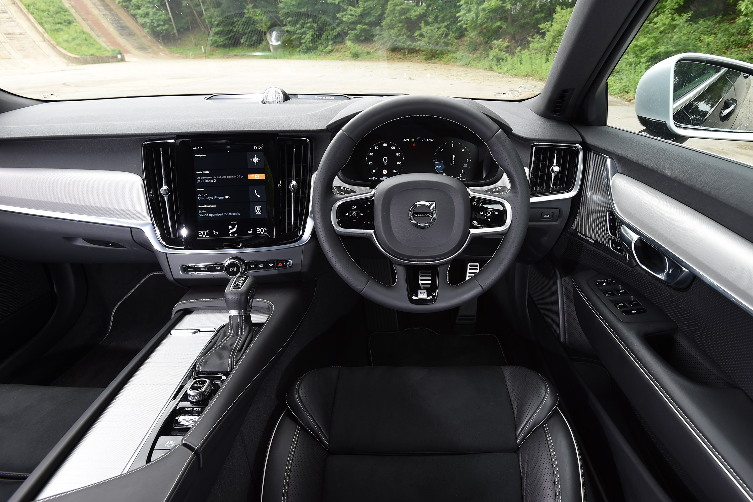 Volvo V90 - dash