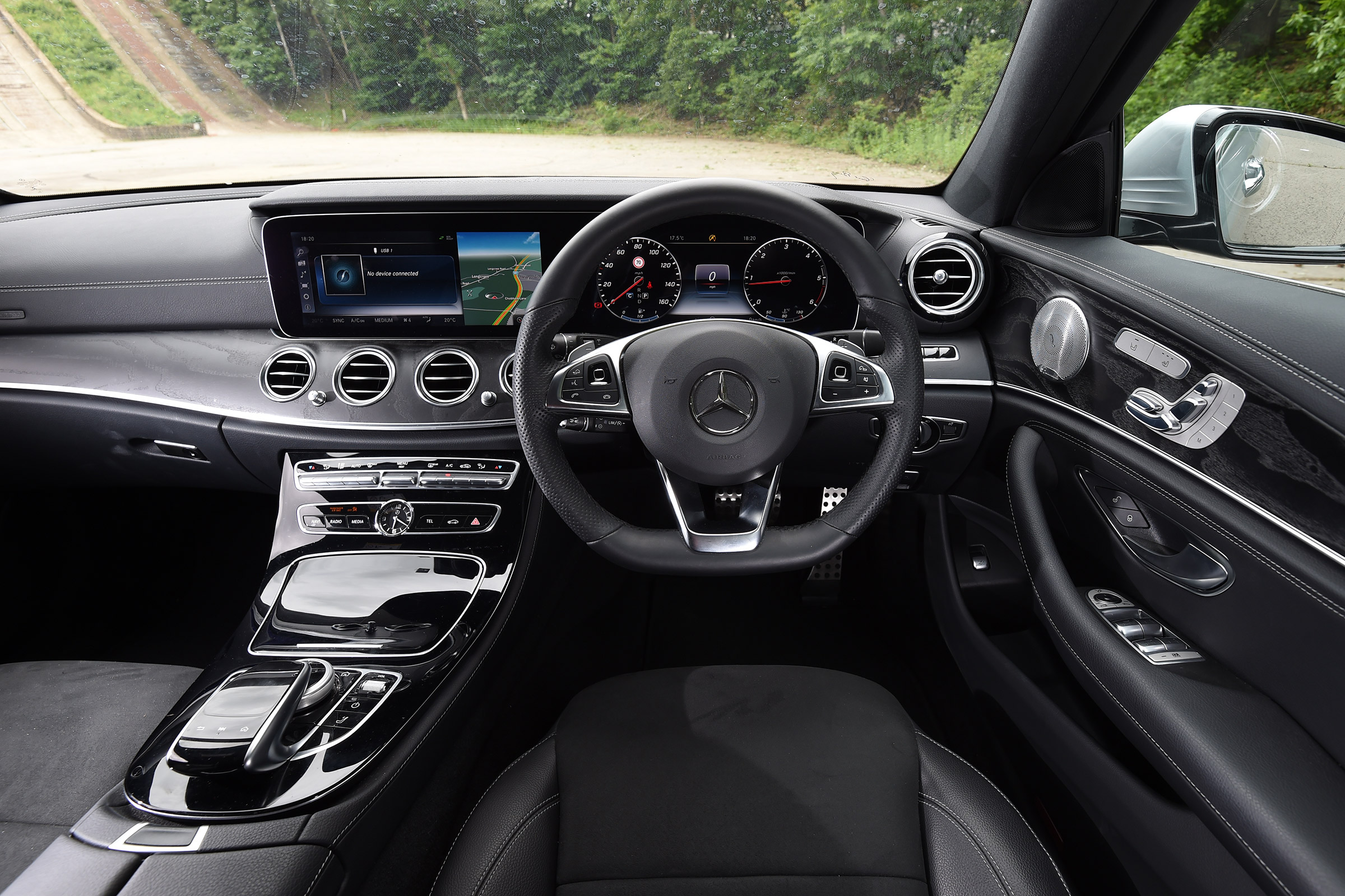 Mercedes E-Class Estate - dash