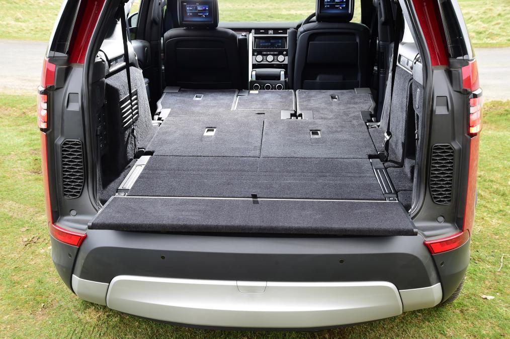 Land Rover Discovery - boot