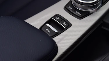 BMW 430i Convertible - roof button