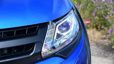 Mitsubishi L200 Barbarian SVP - front light