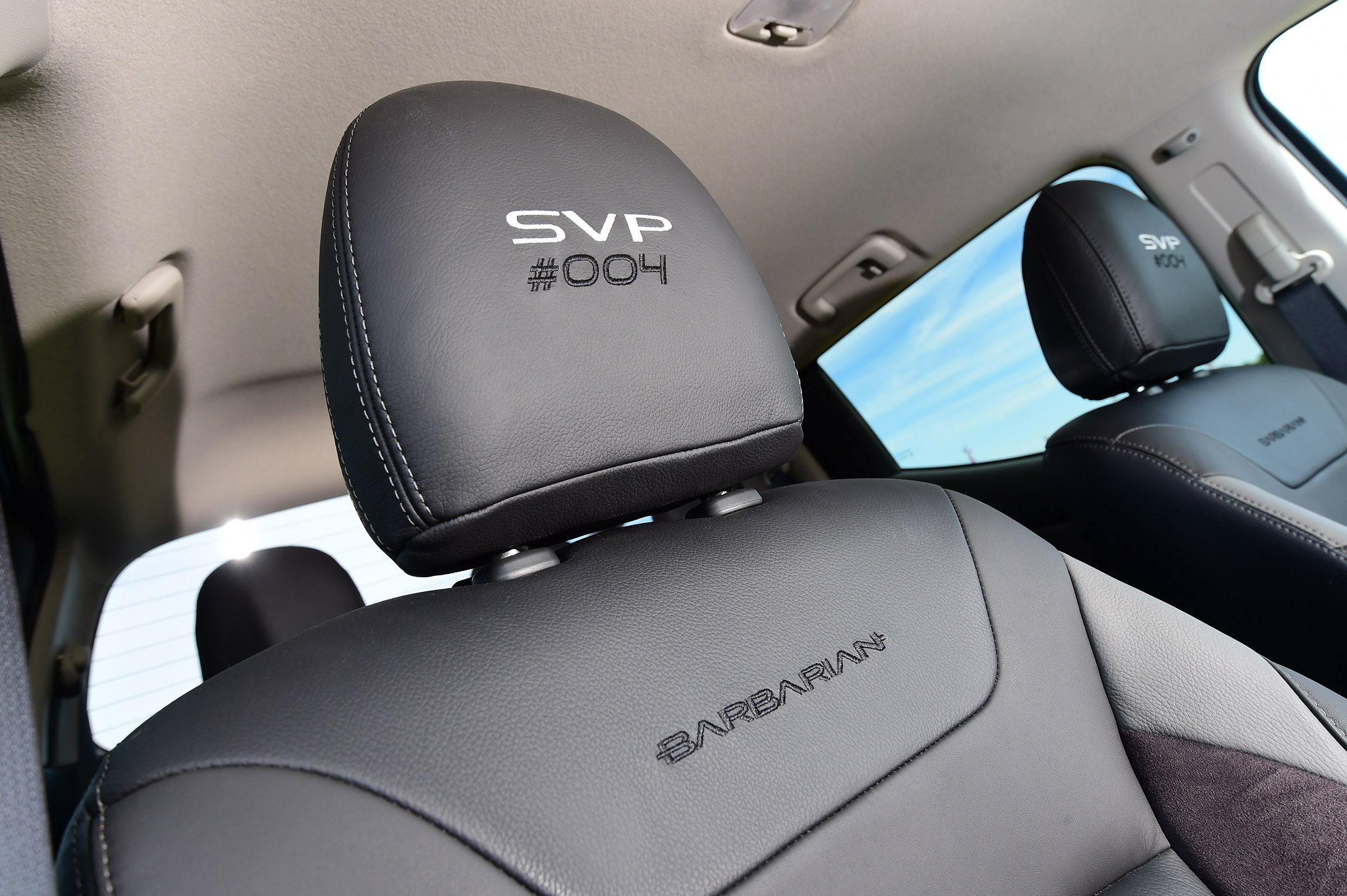 Mitsubishi L200 Barbarian SVP - front seat detail