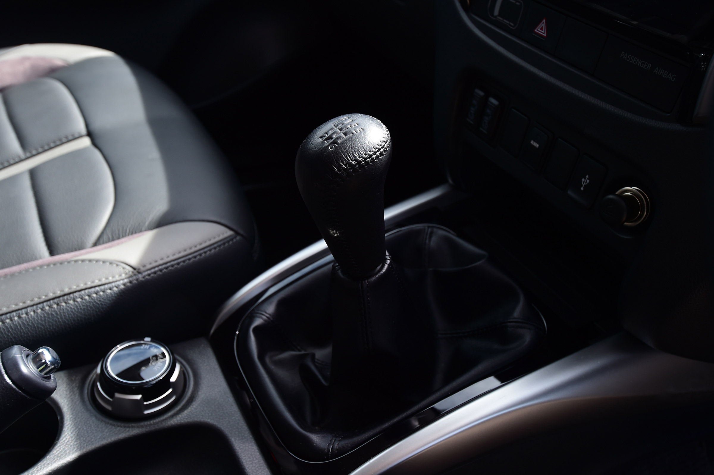 Mitsubishi L200 Barbarian SVP - transmission