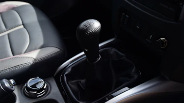 Mitsubishi L200 Barbarian SVP - transmission
