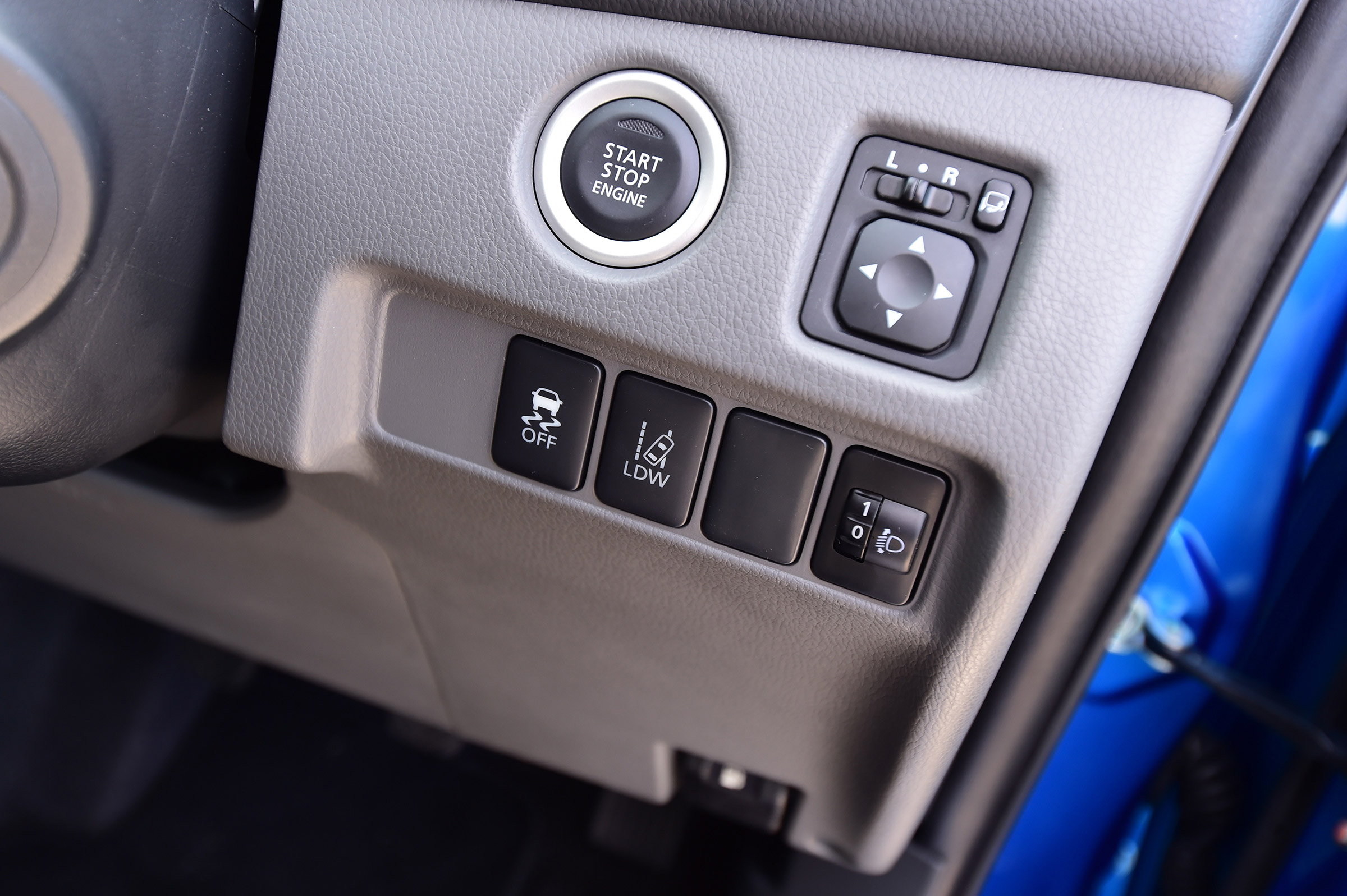 Mitsubishi L200 Barbarian SVP - buttons