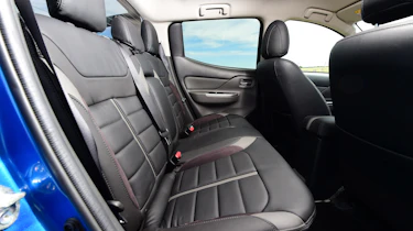Mitsubishi L200 Barbarian SVP - rear seats
