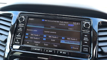 Mitsubishi L200 Barbarian SVP - infotainment