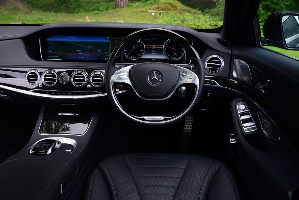 Mercedes S-Class - dash