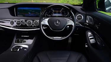 Mercedes S-Class - dash