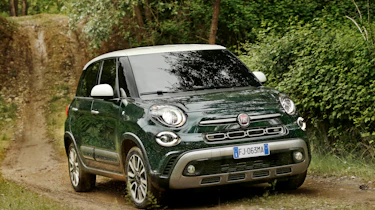 Fiat 500L - front action
