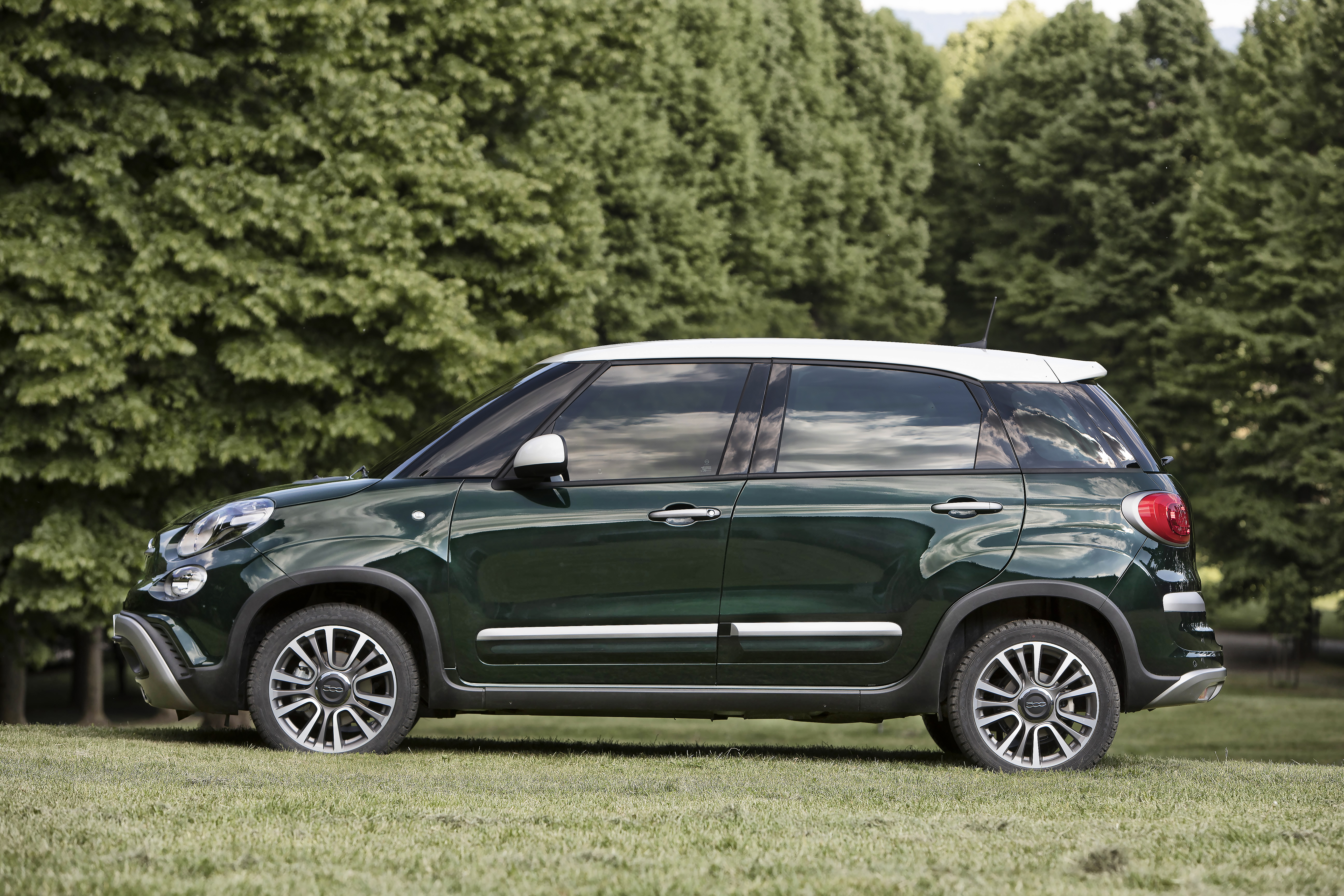 Fiat 500L - side
