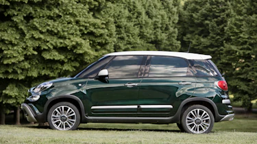 Fiat 500L - side