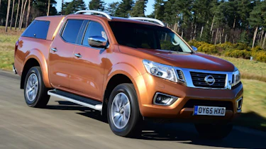 Nissan Navara - front
