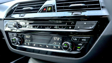 BMW 5 Series Touring - centre console