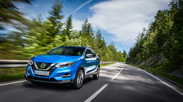 New Nissan Qashqai 2017 review tracking
