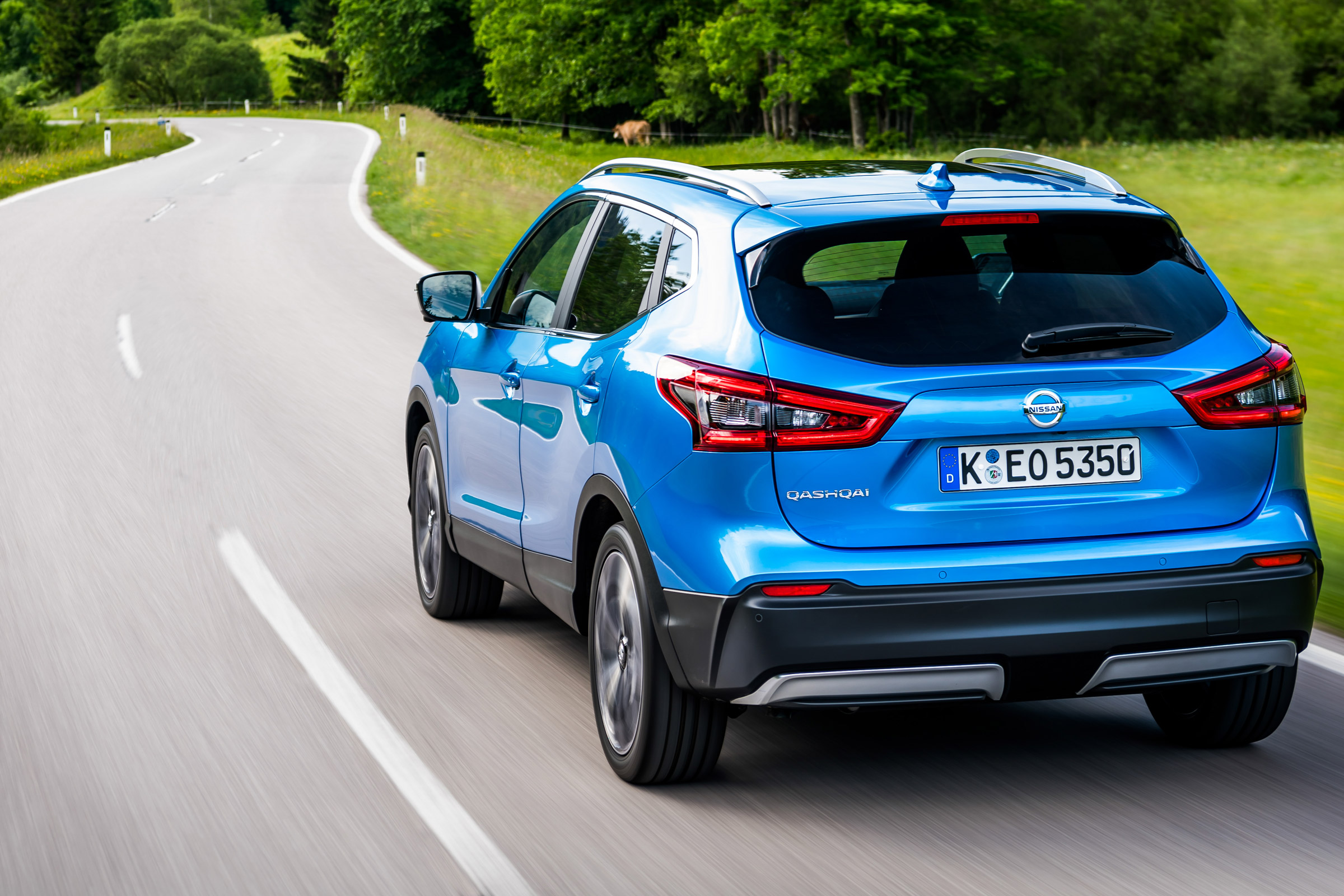 New Nissan Qashqai 2017 review rear tracking