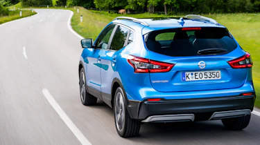 New Nissan Qashqai 2017 review rear tracking
