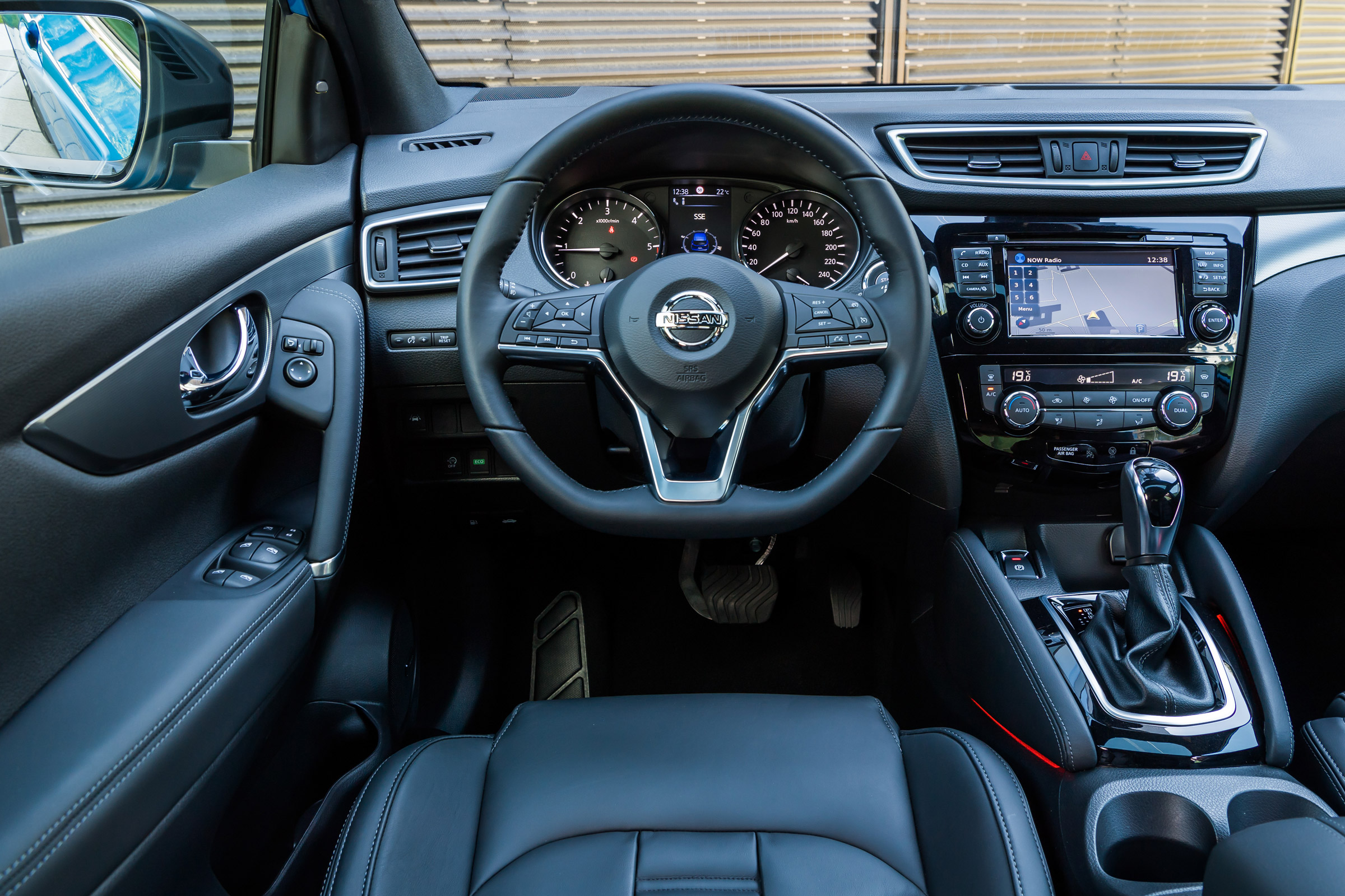 New Nissan Qashqai 2017 review dash