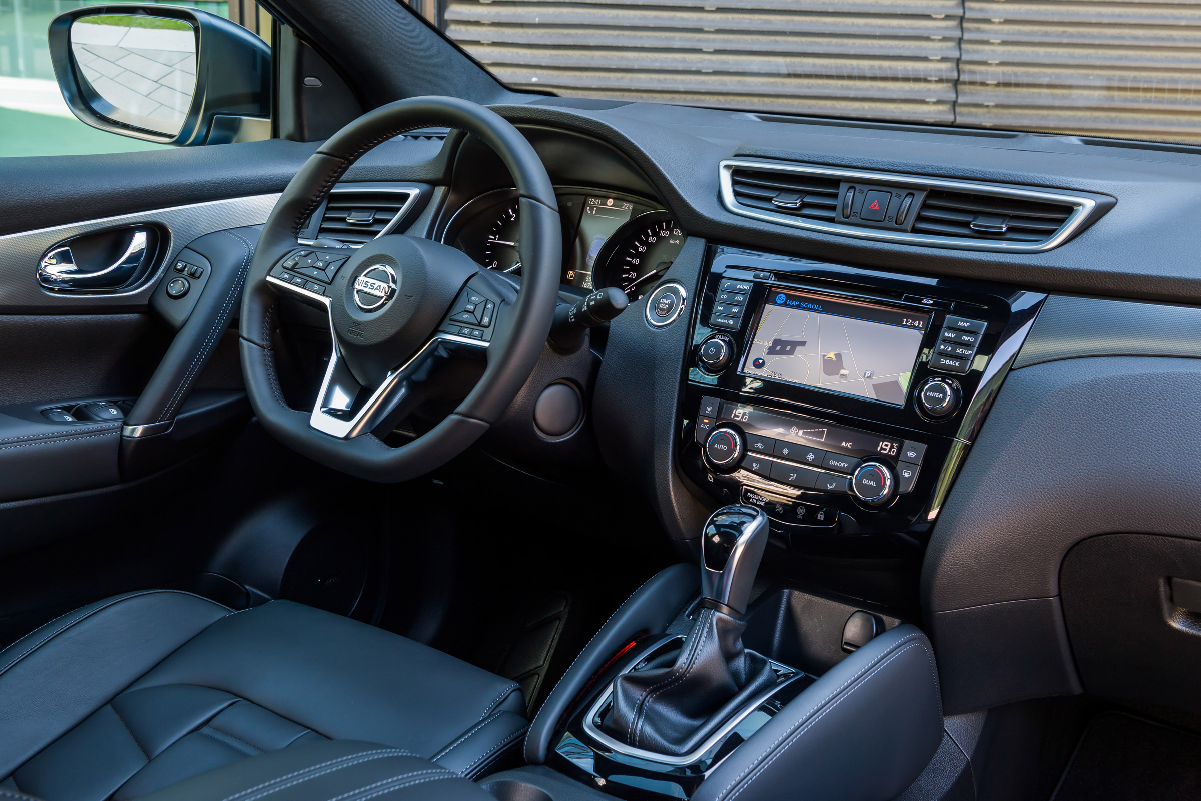New Nissan Qashqai 2017 review interior