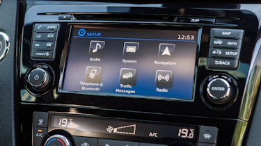 New Nissan Qashqai 2017 screen