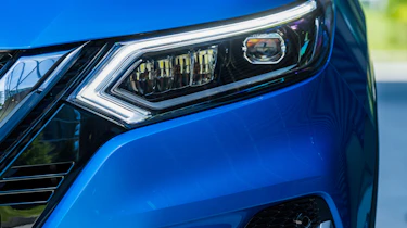 New Nissan Qashqai 2017 headlight