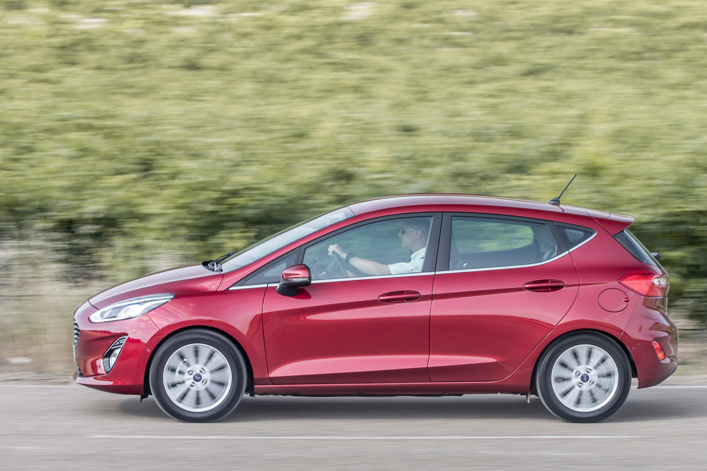 Ford Fiesta Titanium 2017 side view