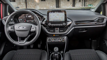 Ford Fiesta Titanium 2017 dash