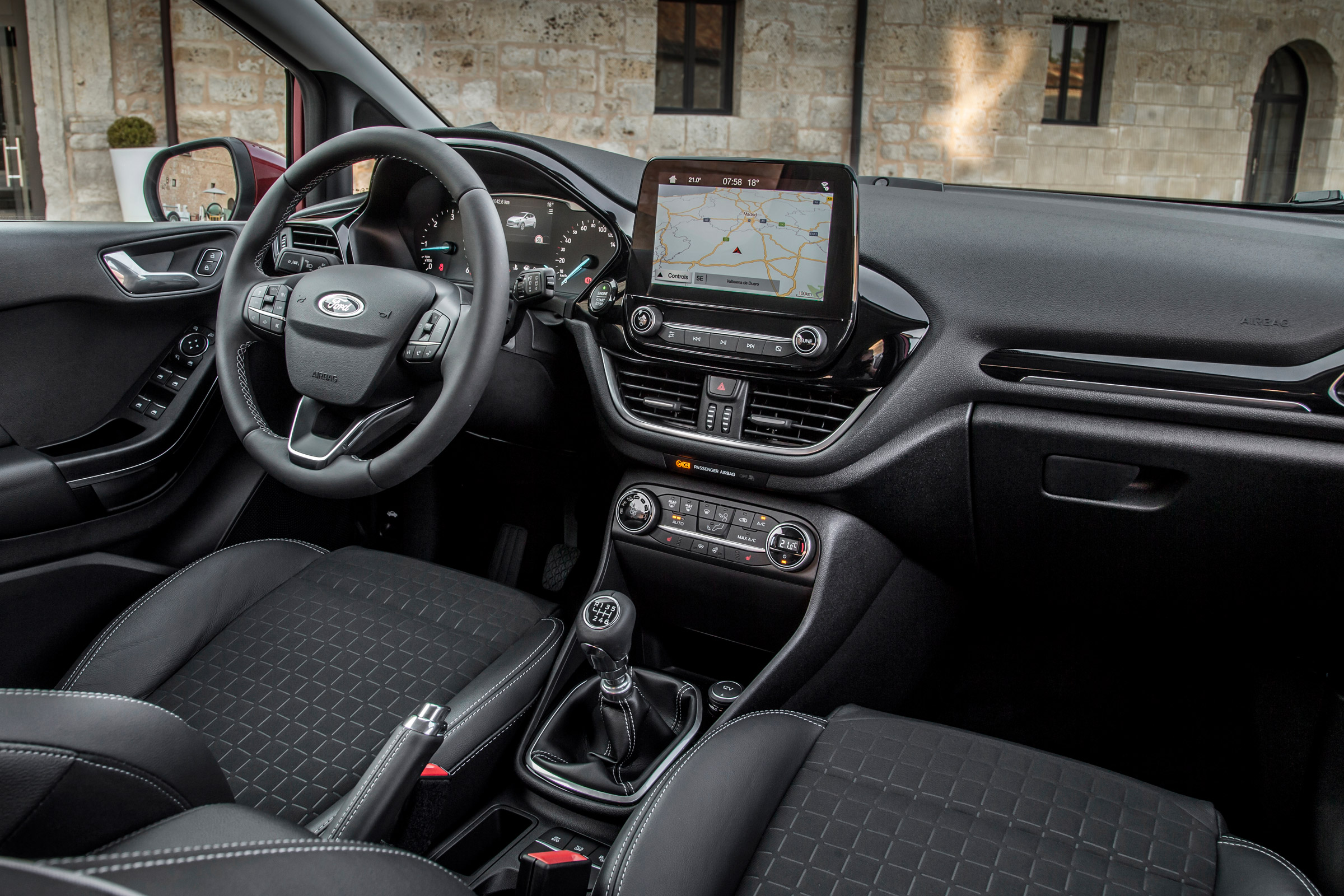 Ford Fiesta Titanium 2017 interior