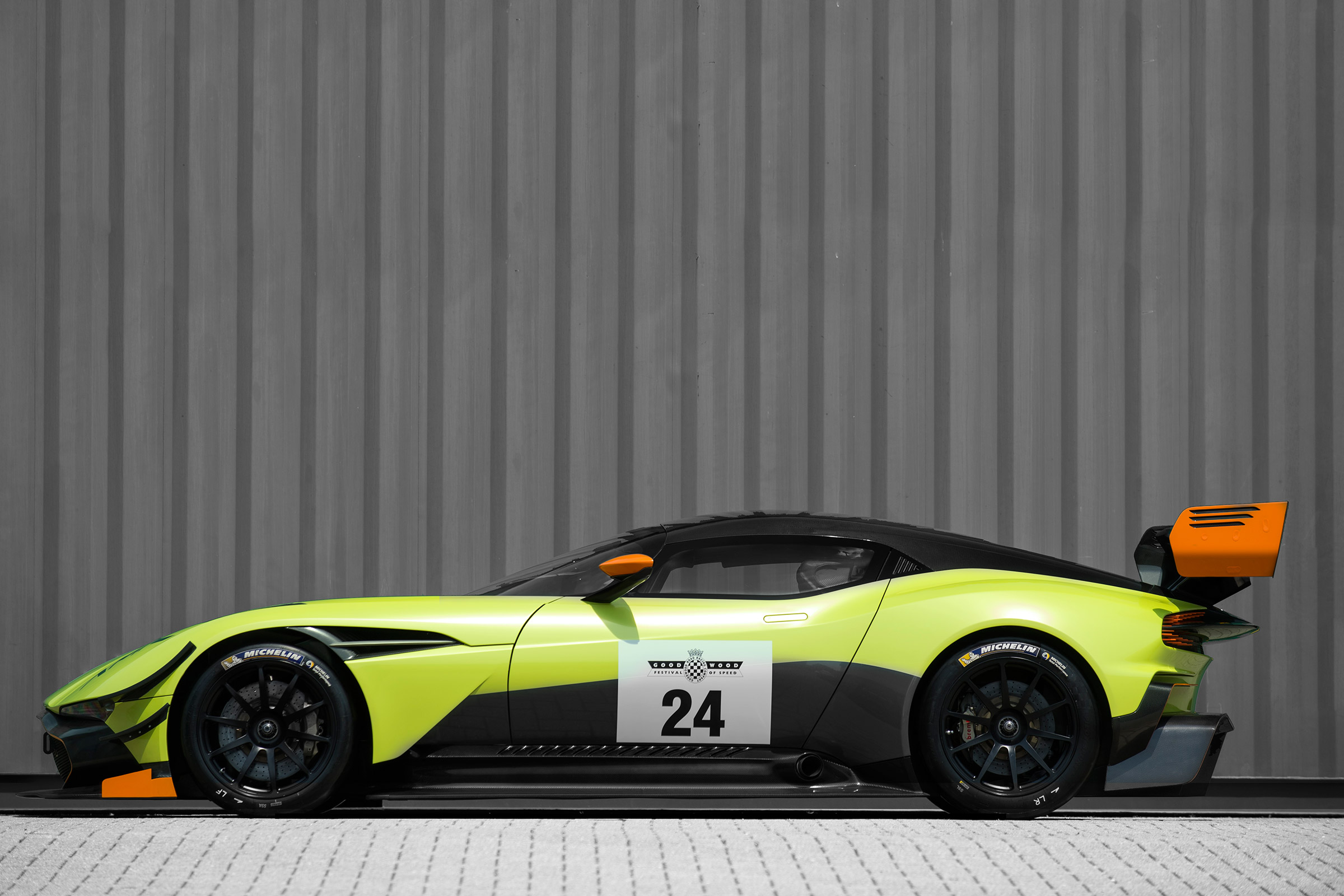 Aston Martin Vulcan AMR Pro - side