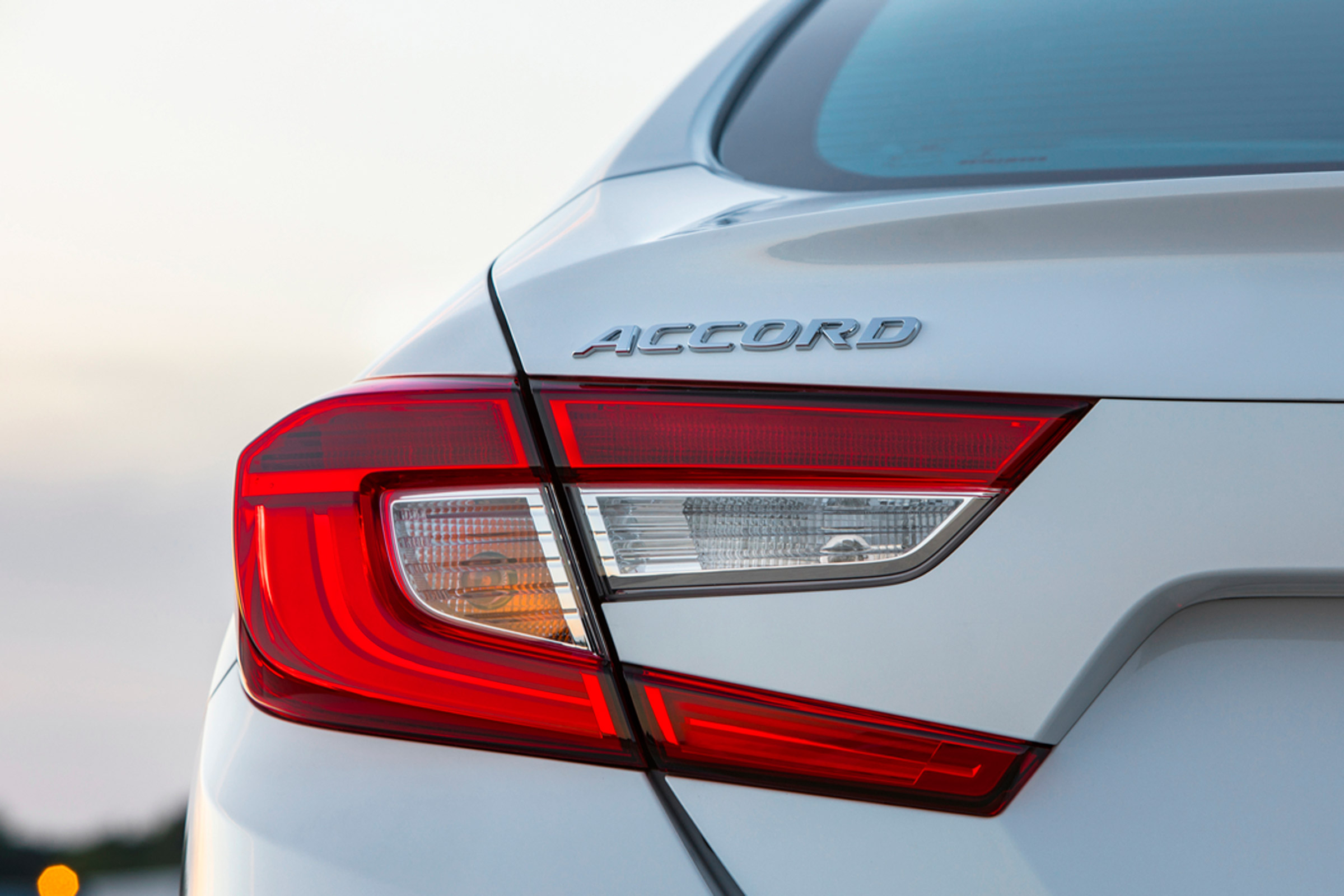 Honda Accord mk10 light