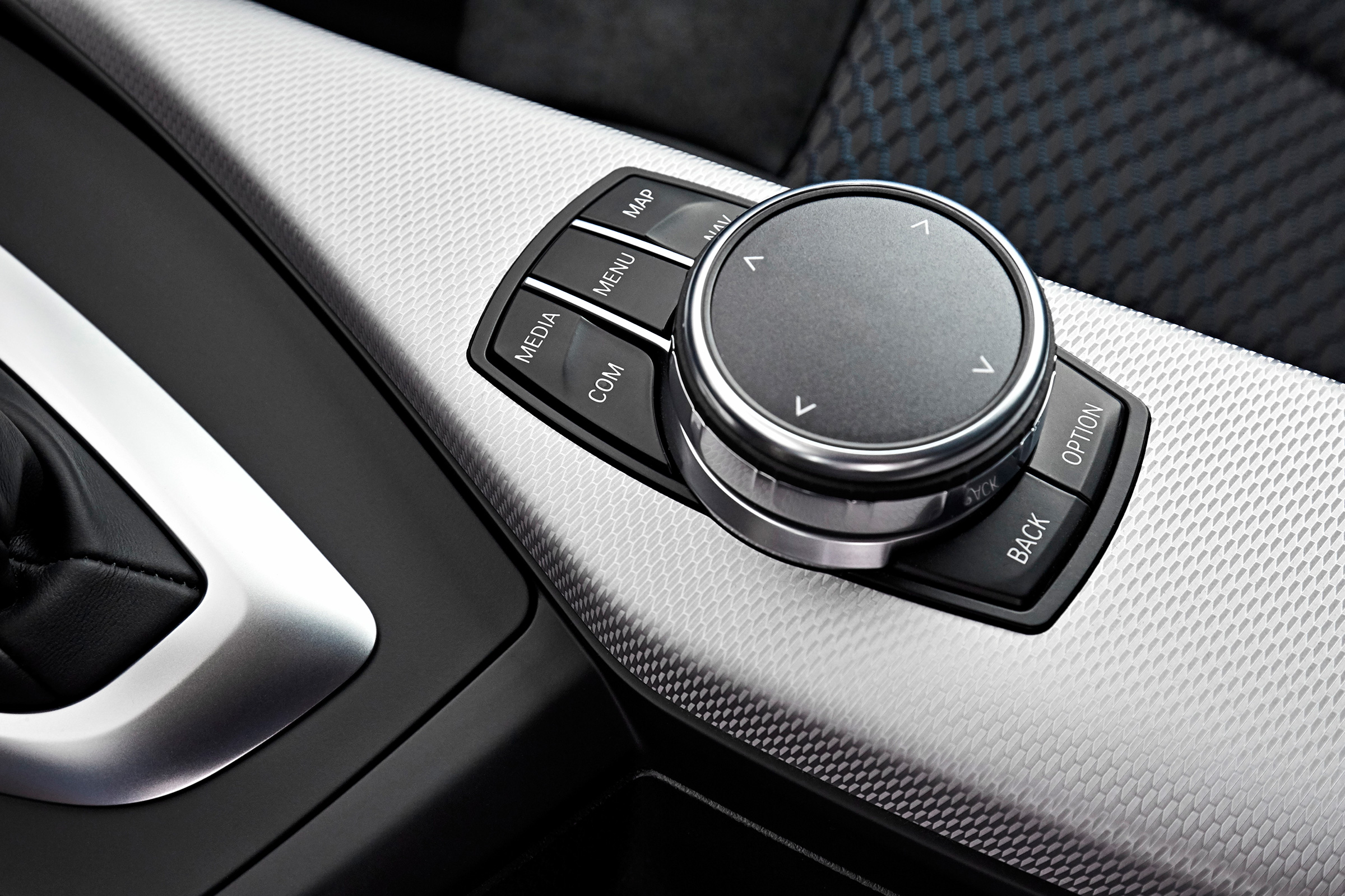 BMW M240i Coupe facelift review - controls