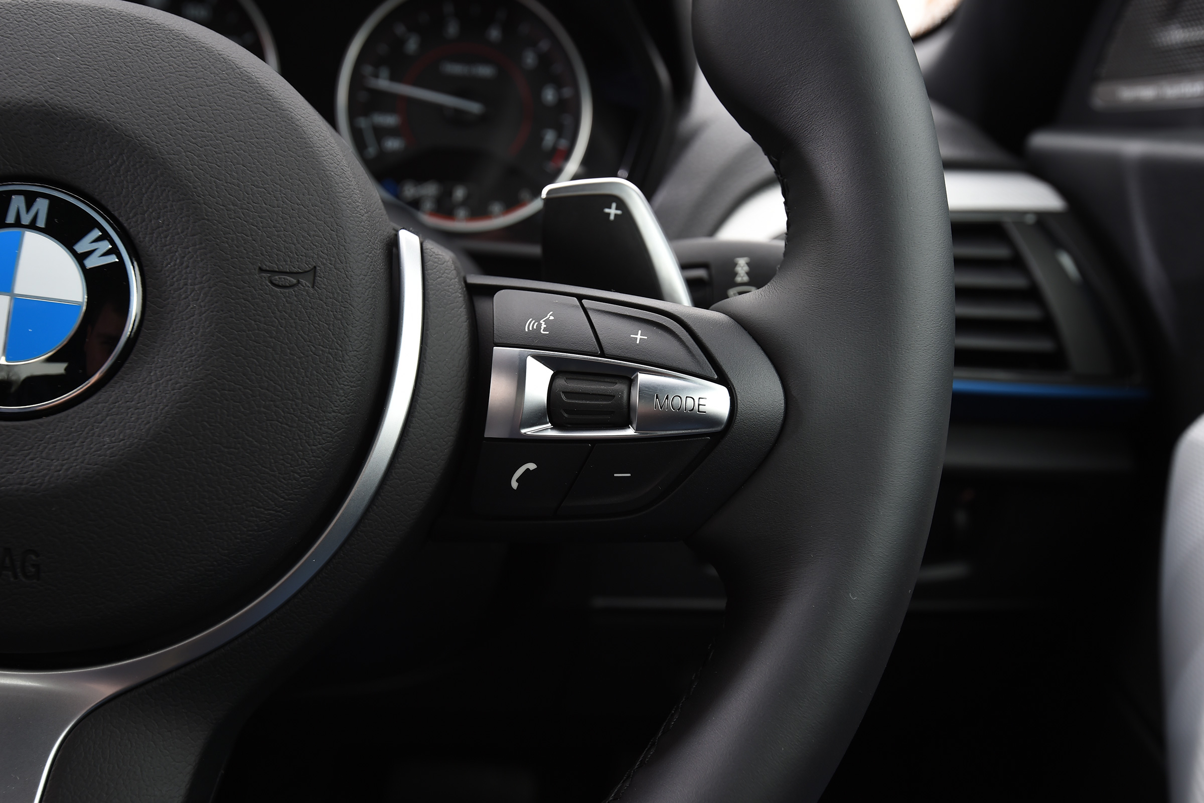 BMW M240i Coupé long term review - steering wheel