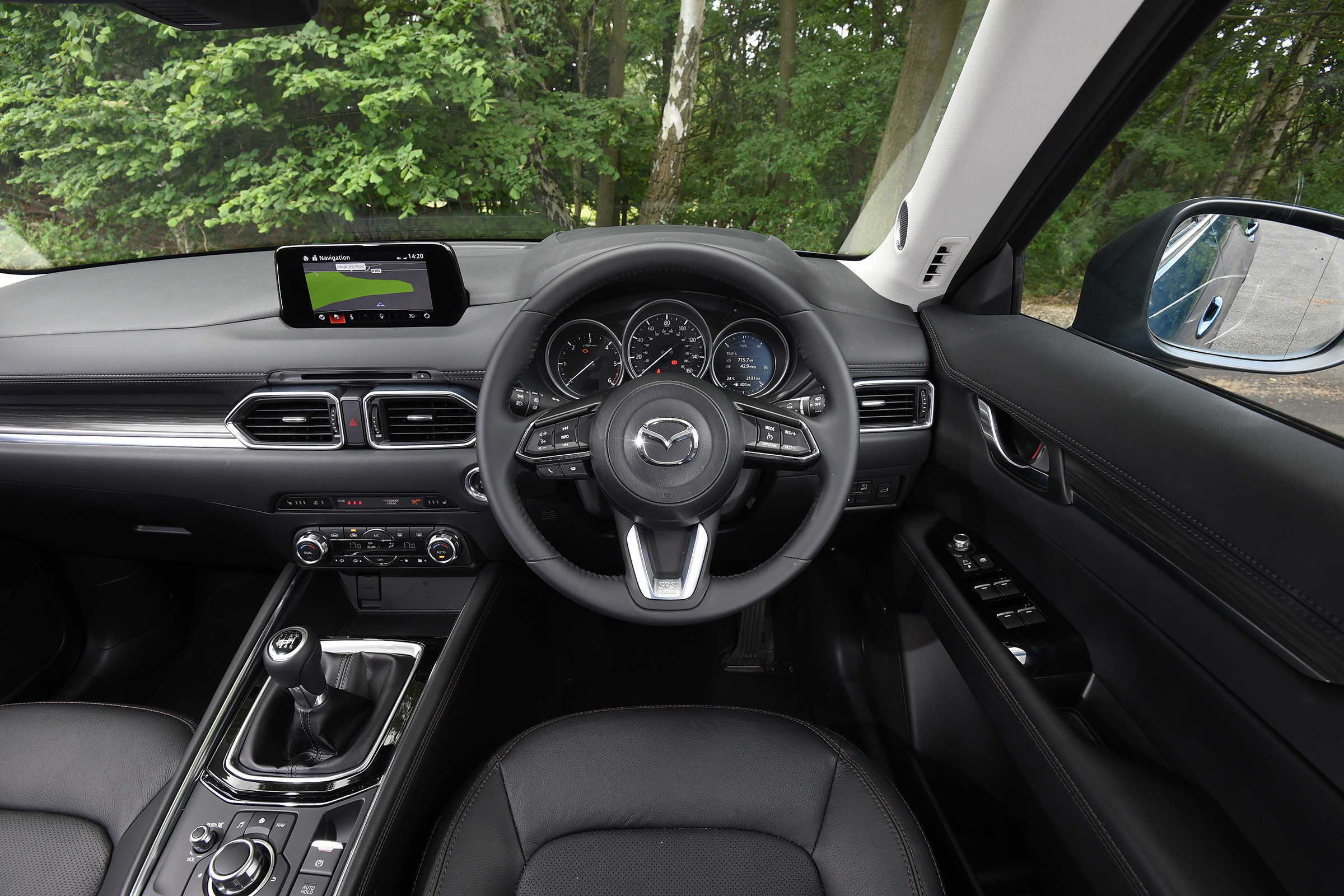 Mazda CX-5 vs Skoda Kodiaq vs VW Tiguan - Mazda CX-5 steering wheel