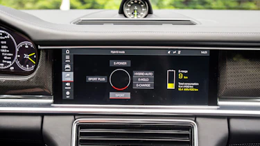 Porsche Panamera Sport Turismo 2017 review - dashboard