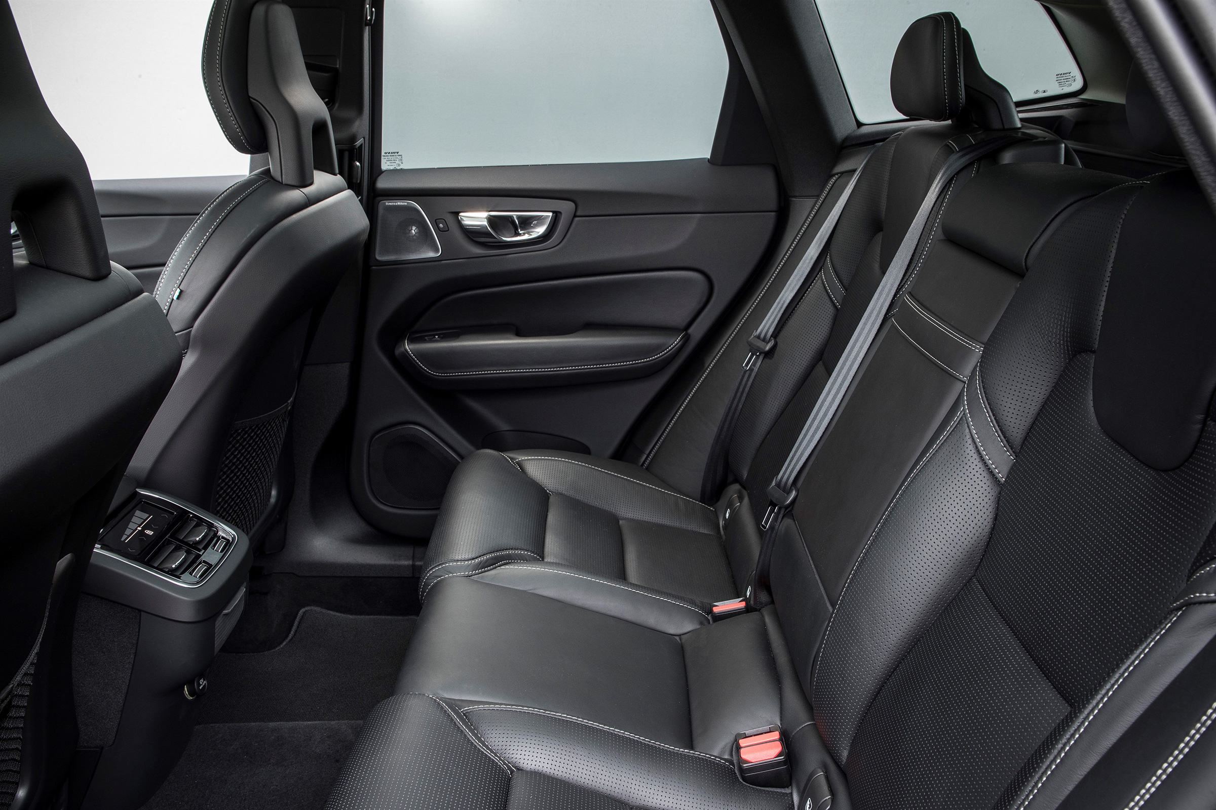 New Volvo XC60 review - rear seats