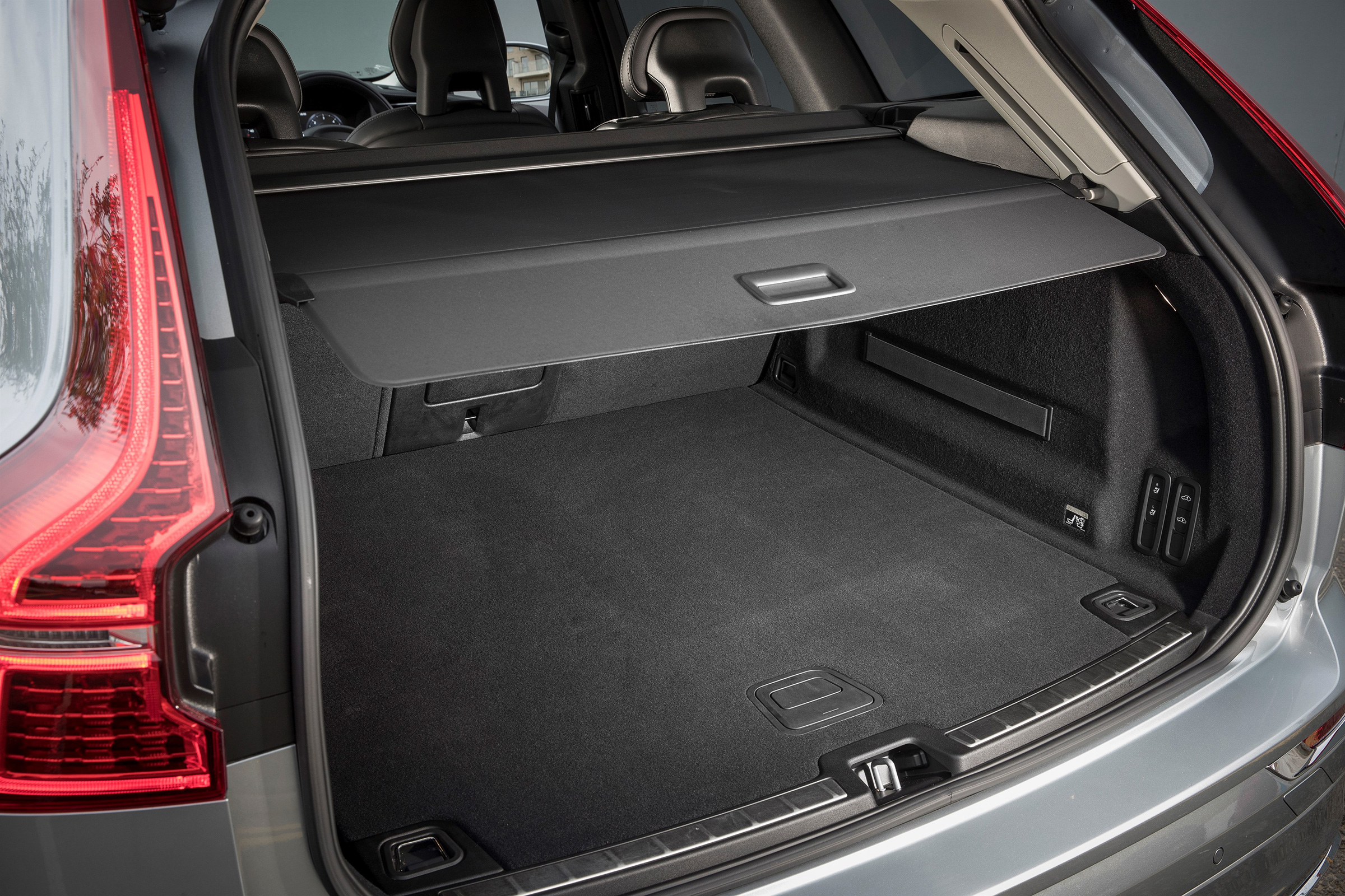 New Volvo XC60 review - boot
