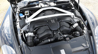 Aston Martin Vanquish S Volante - engine