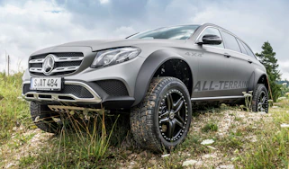Mercedes E-Class All Terrain - front