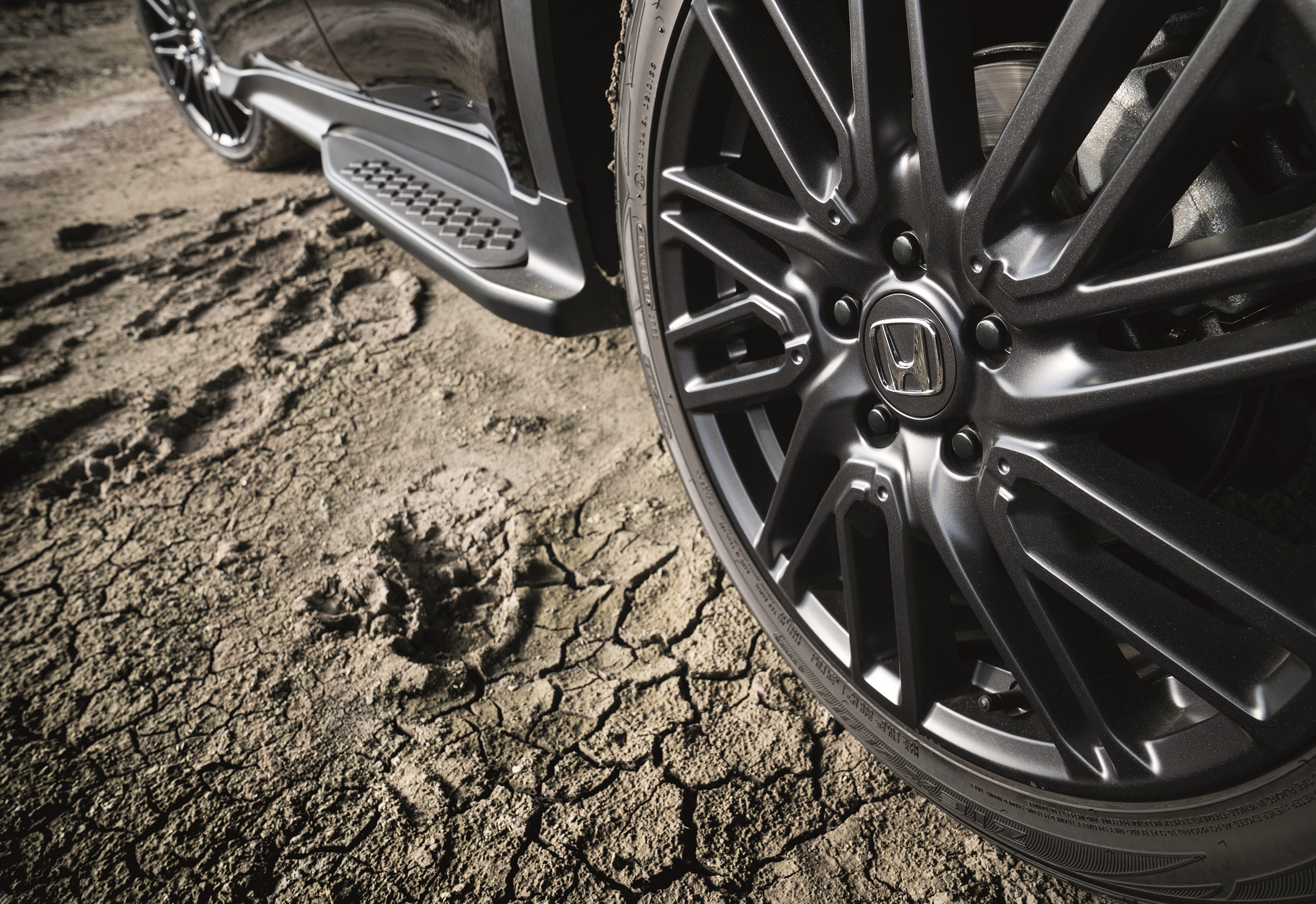 Honda HR-V Black Edition - wheel