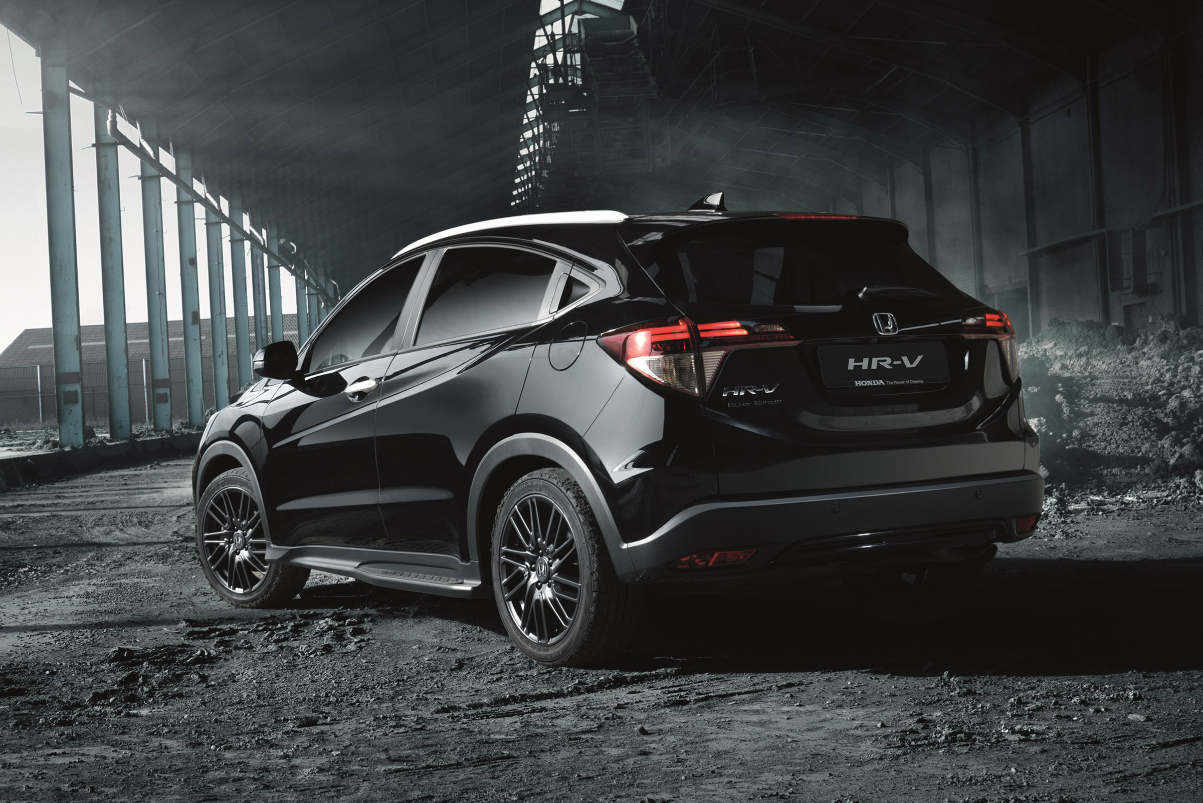 Honda HR-V Black Edition - rear
