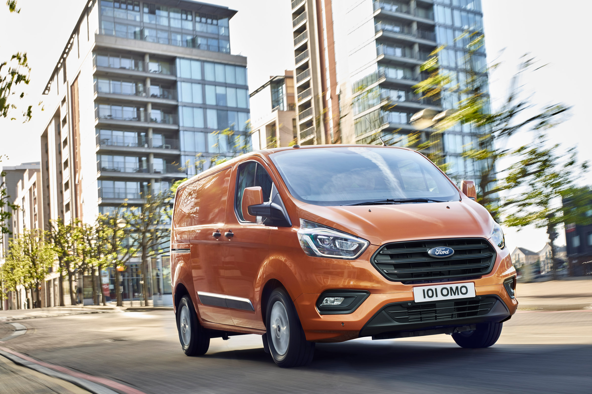 New 2017 Ford Transit Custom front tracking