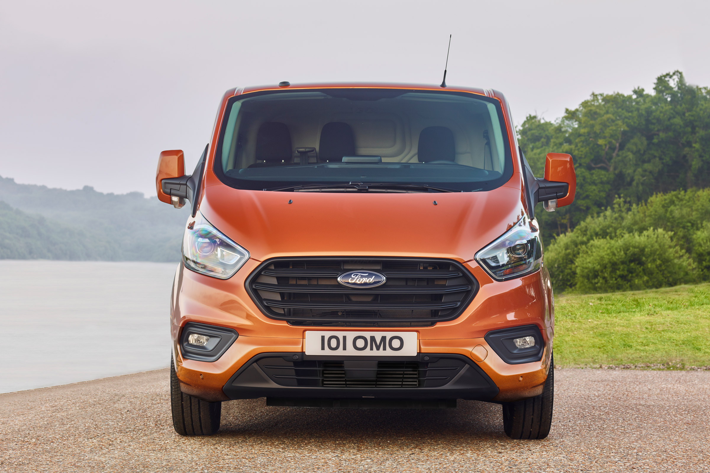 New 2017 Ford Transit Custom front