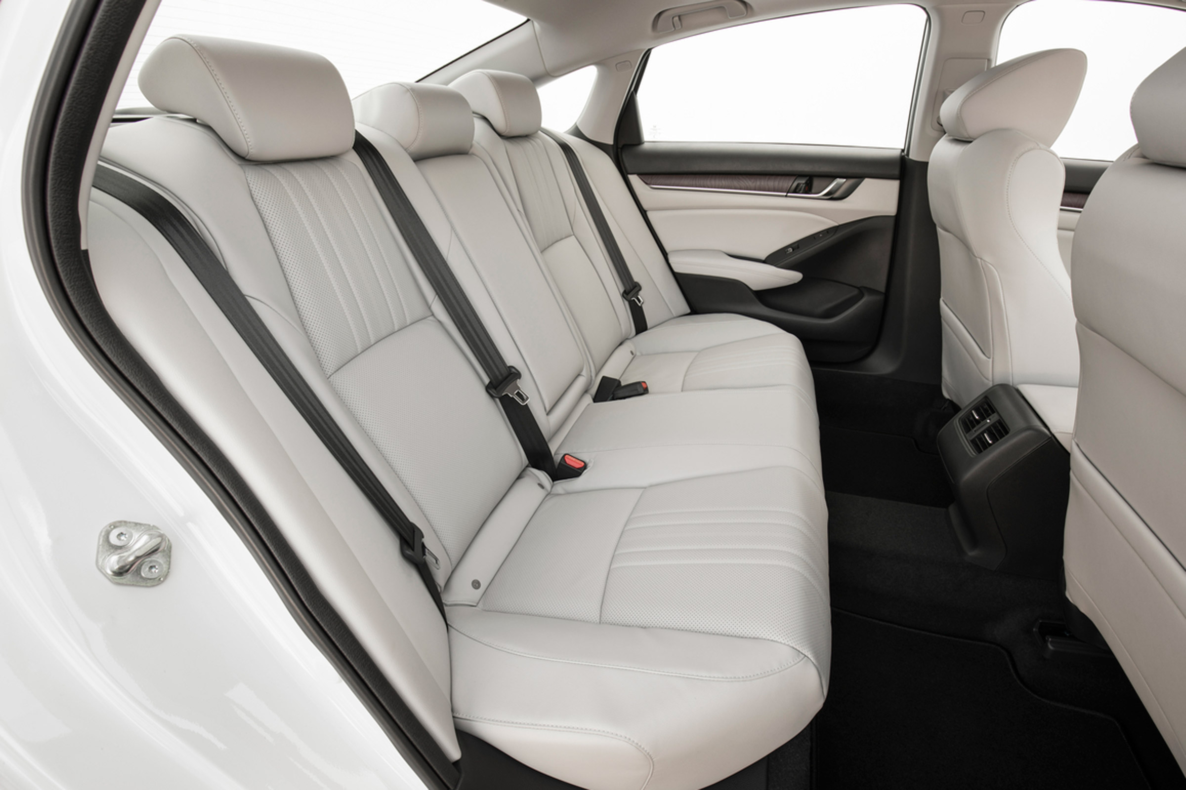 Honda Accord mk10 seats back