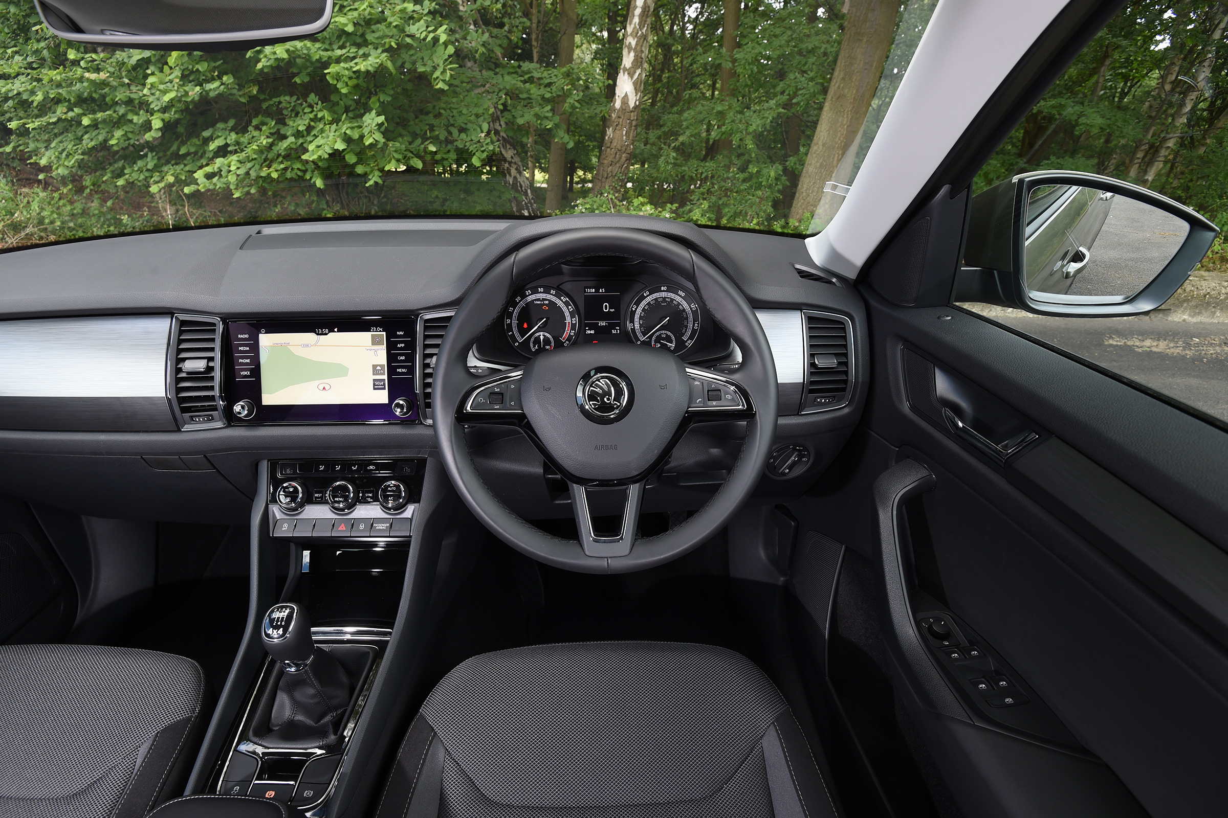 Mazda CX-5 vs Skoda Kodiaq vs VW Tiguan - Skoda Kodiaq steering wheel