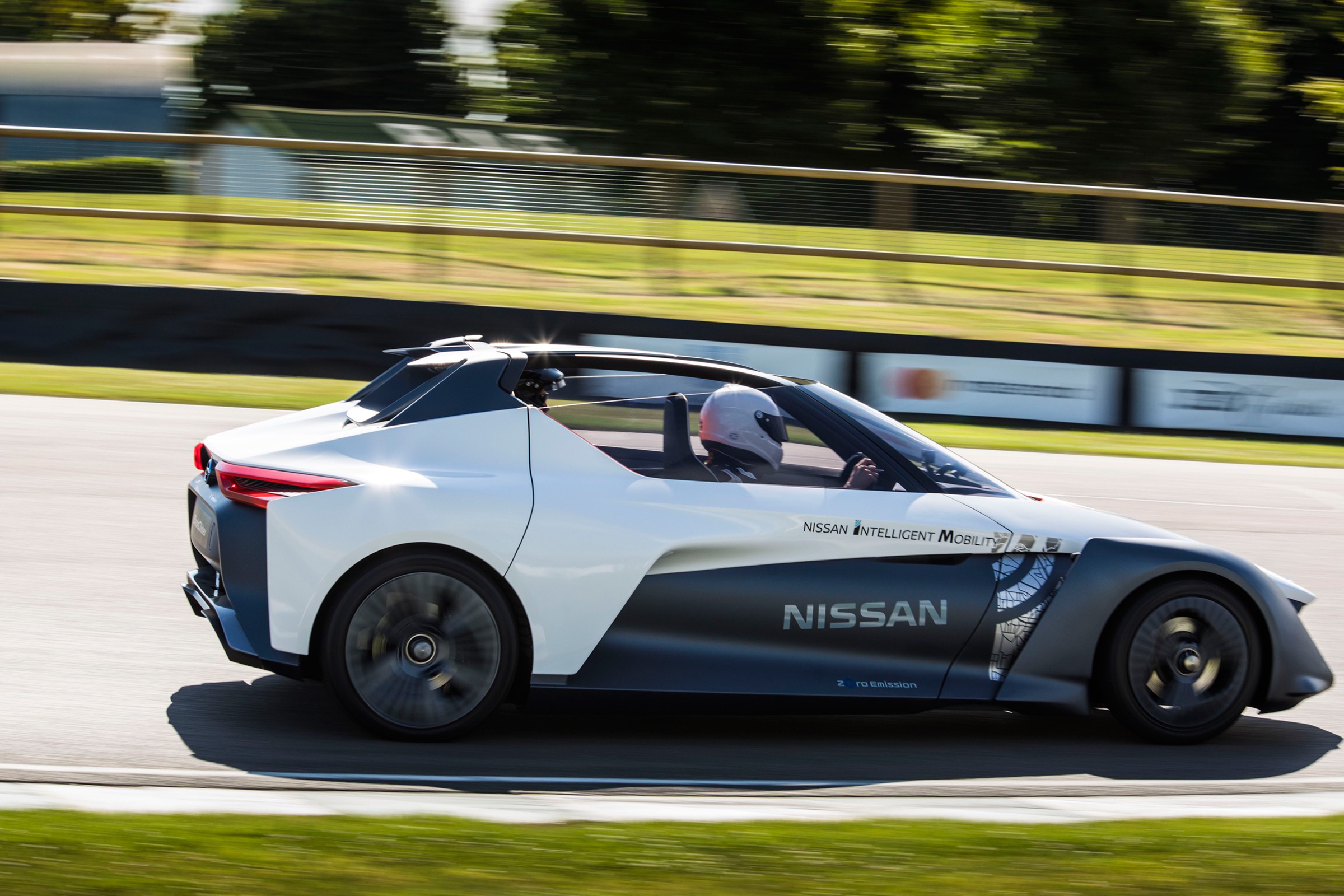 Nissan BladeGlider review - side