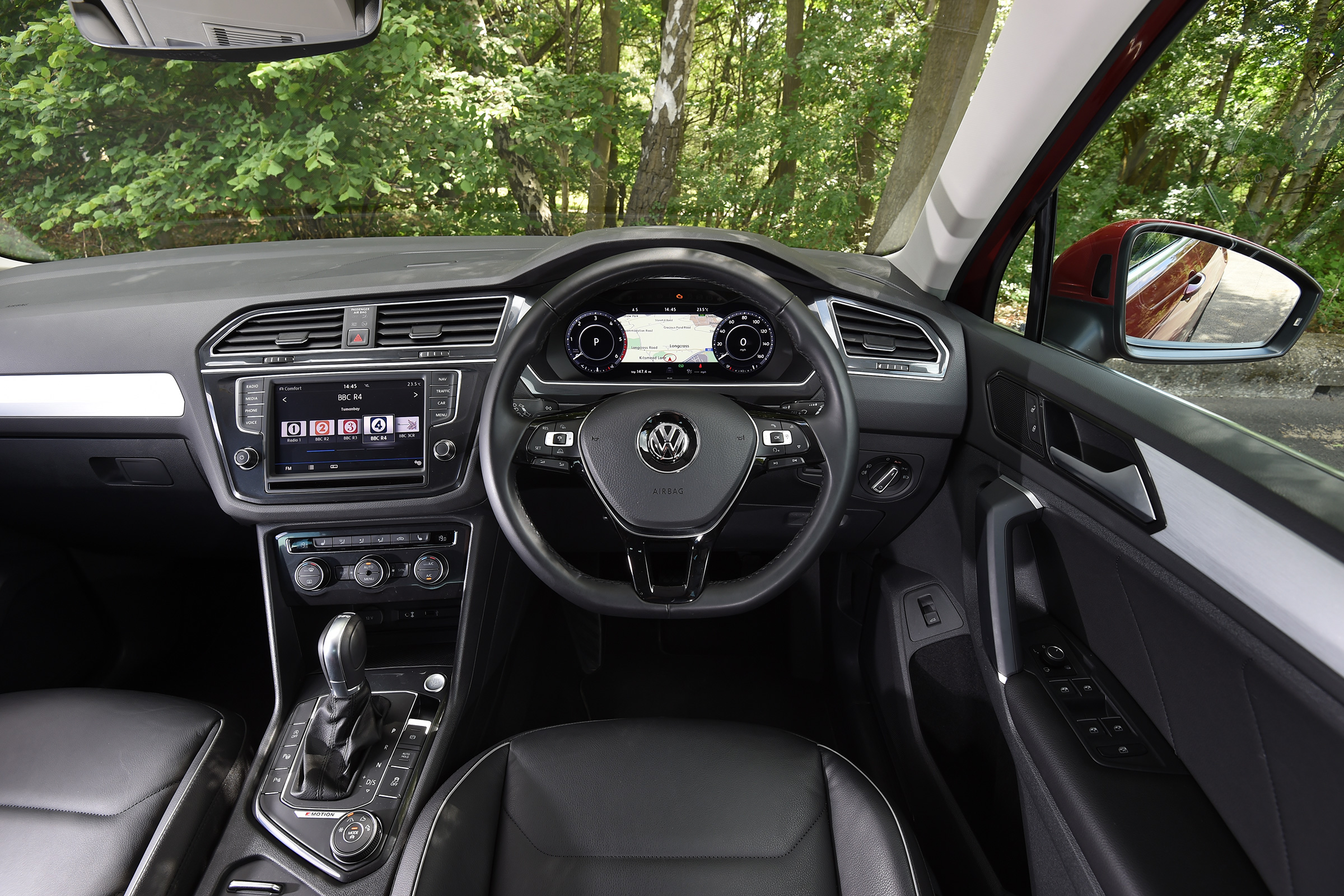 Mazda CX-5 vs Skoda Kodiaq vs VW Tiguan - Volkswagen Tiguan steering wheel
