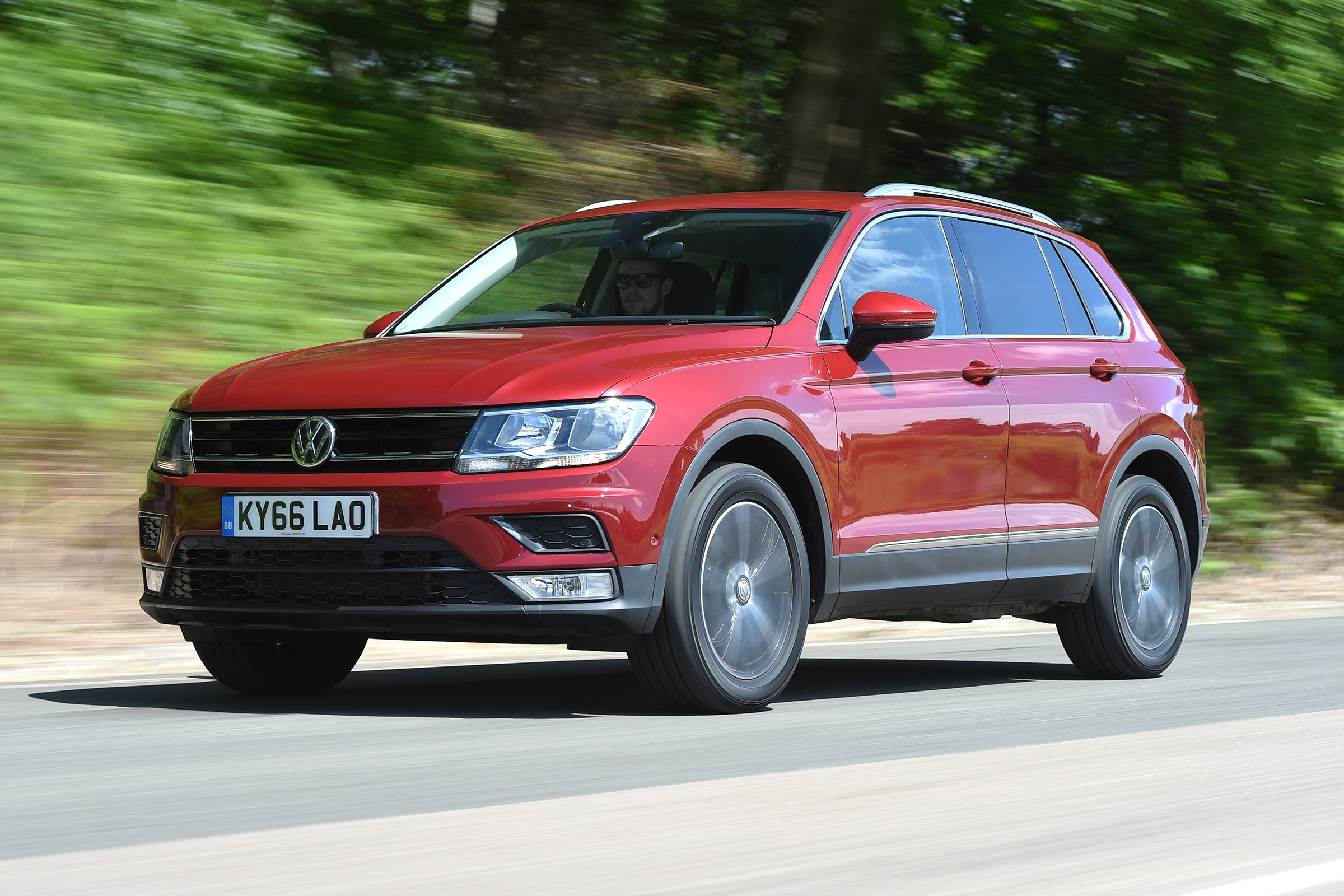 Mazda CX-5 vs Skoda Kodiaq vs VW Tiguan - Volkswagen Tiguan
